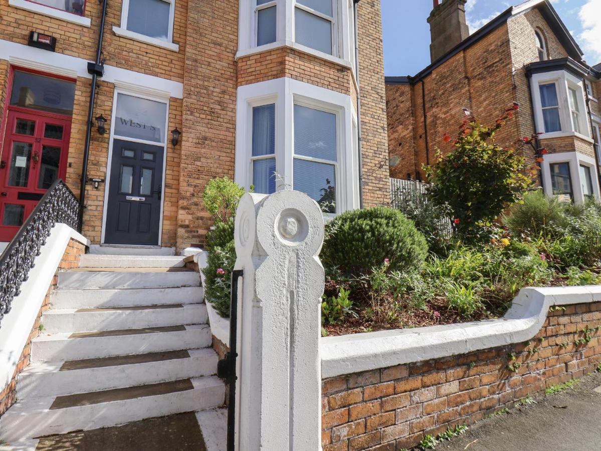 Spinnaker House Scarborough Exterior photo